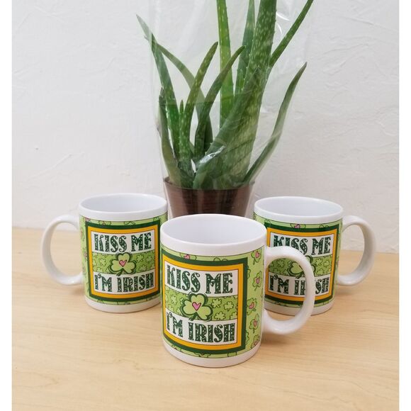St. Patrick's Day Kiss Me I'm Irish 3 Drinking Coffee Mug Set New - Picture 3 of 5
